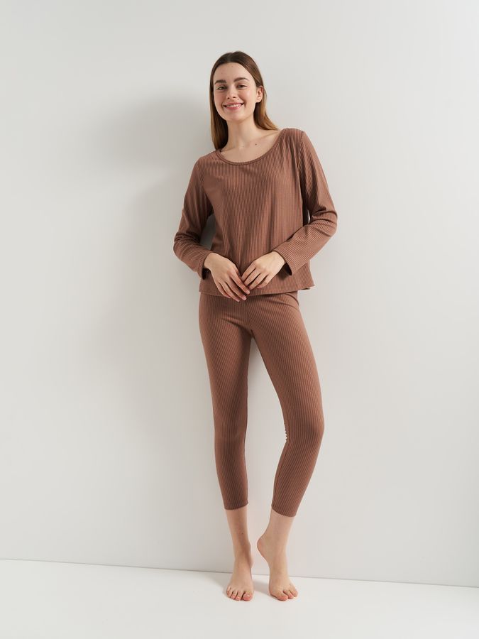 Женская пижама лапша топ и лосины светло-коричневого цвета 230439 фото