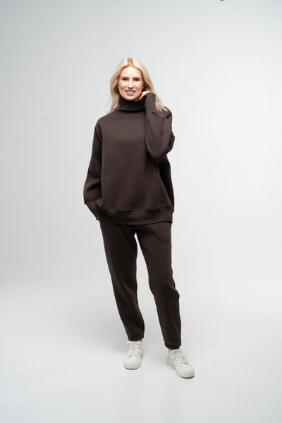 Костюм жіночий теплий светр та штани-джоггери коричневого кольору 230404 фото
