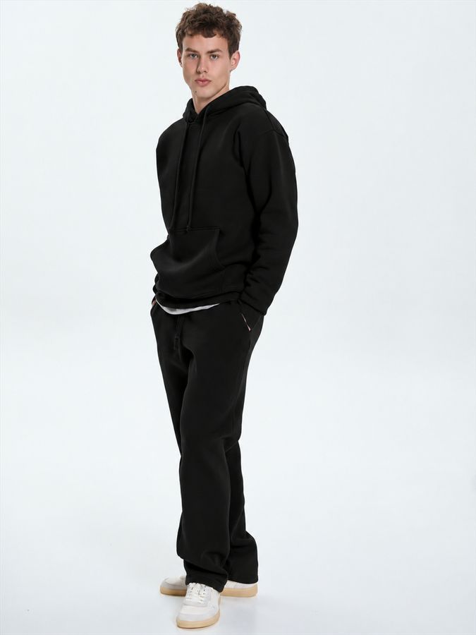 Худи мужской теплый черного цвета 260223 фото