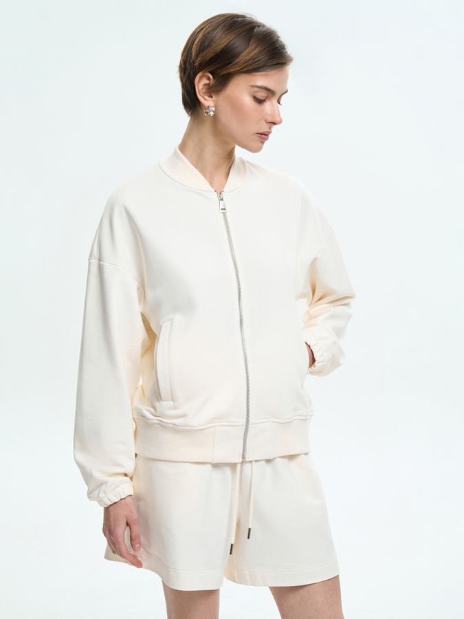 Костюм женский бомбер и шорты светло-бежевого цвета 240609_250735_beige фото