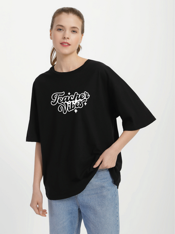 Футболка жіноча оверсайз чорна з принтом "Teacher vibes" 211204PB_Teacher vibes фото