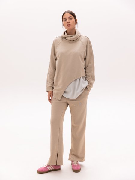 Костюм женский ассиметричный с прямыми штанами бежевый 111201_beige фото