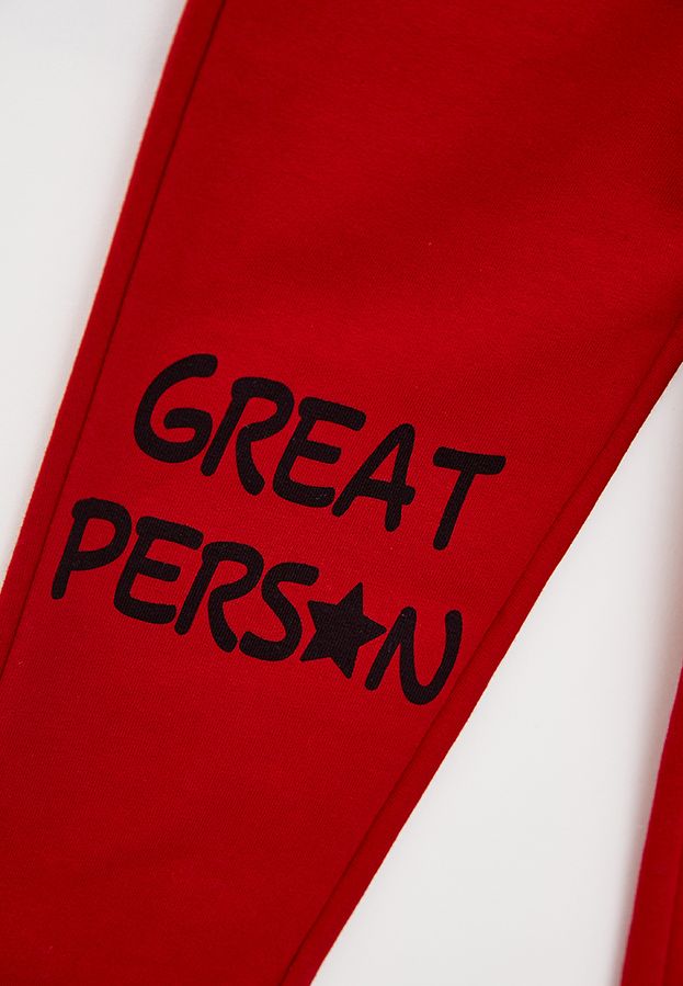 Штаны для мальчиков красные с надписью на коленях 210128 фото