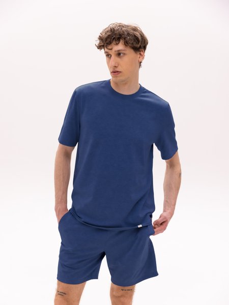 Піжама чоловіча синя футболка та шорти 230942 фото