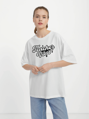 Футболка жіноча оверсайз біла з принтом "Teacher vibes" 211204PW_Teacher vibes фото