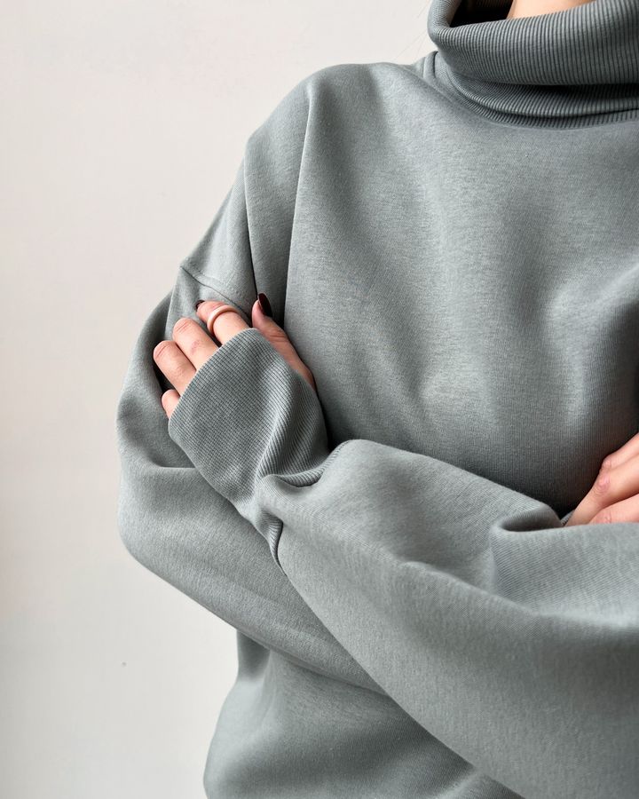 Костюм жіночий теплий светр та штани-джоггери сірого кольору 230404 фото